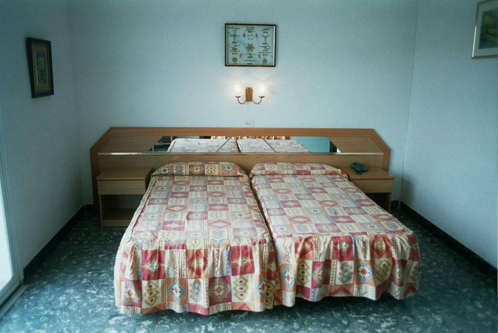 Hotel Fragata กาเลญา ภายนอก รูปภาพ