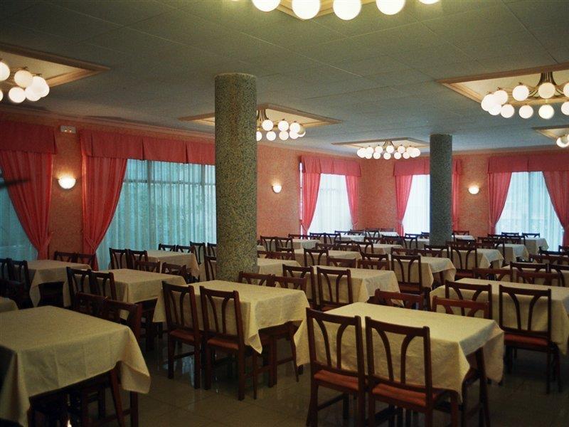 Hotel Fragata กาเลญา ภายนอก รูปภาพ