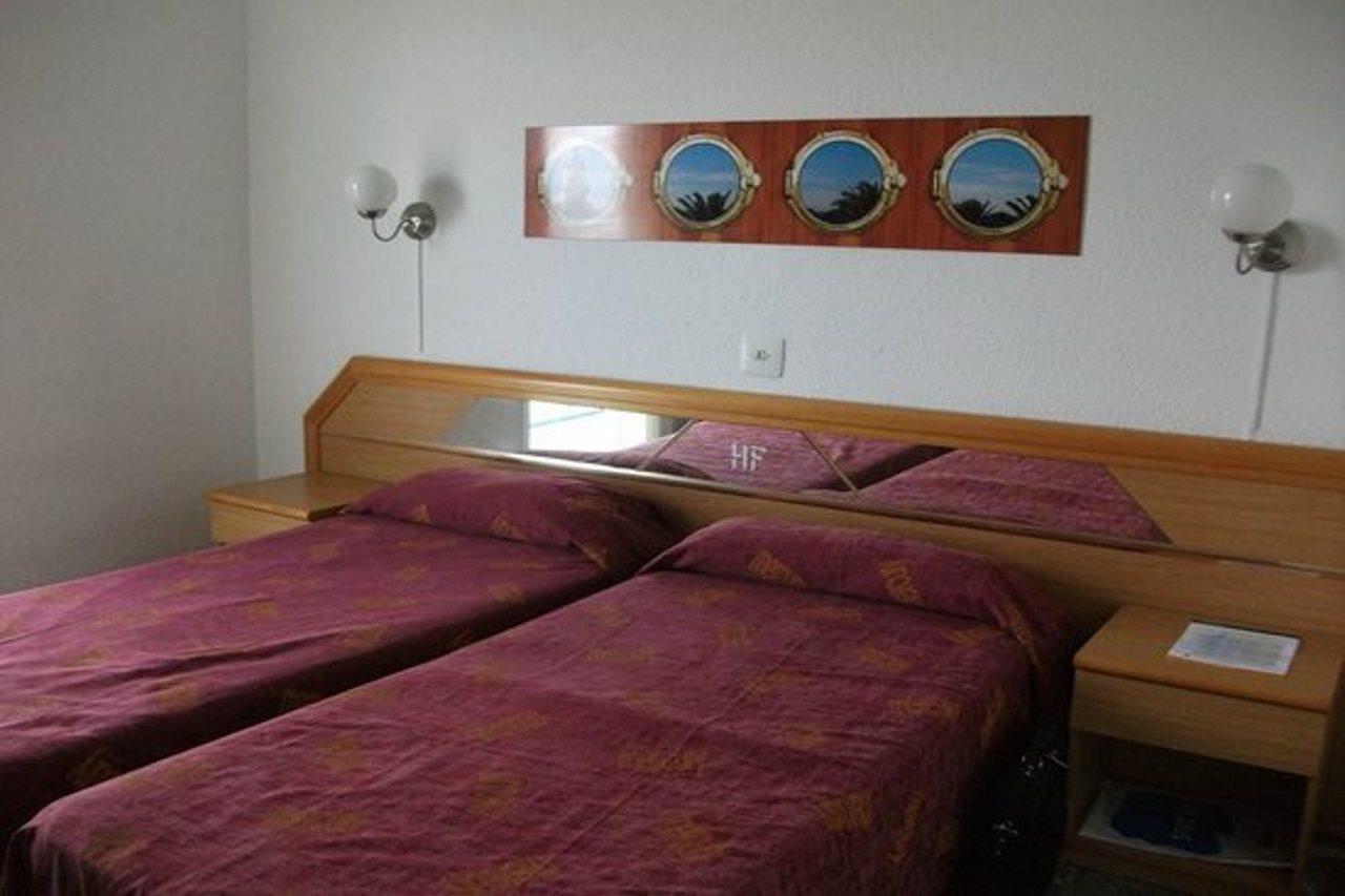 Hotel Fragata กาเลญา ภายนอก รูปภาพ