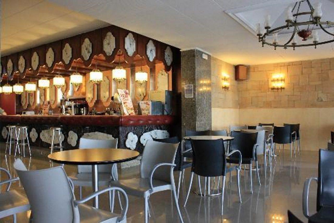 Hotel Fragata กาเลญา ภายนอก รูปภาพ