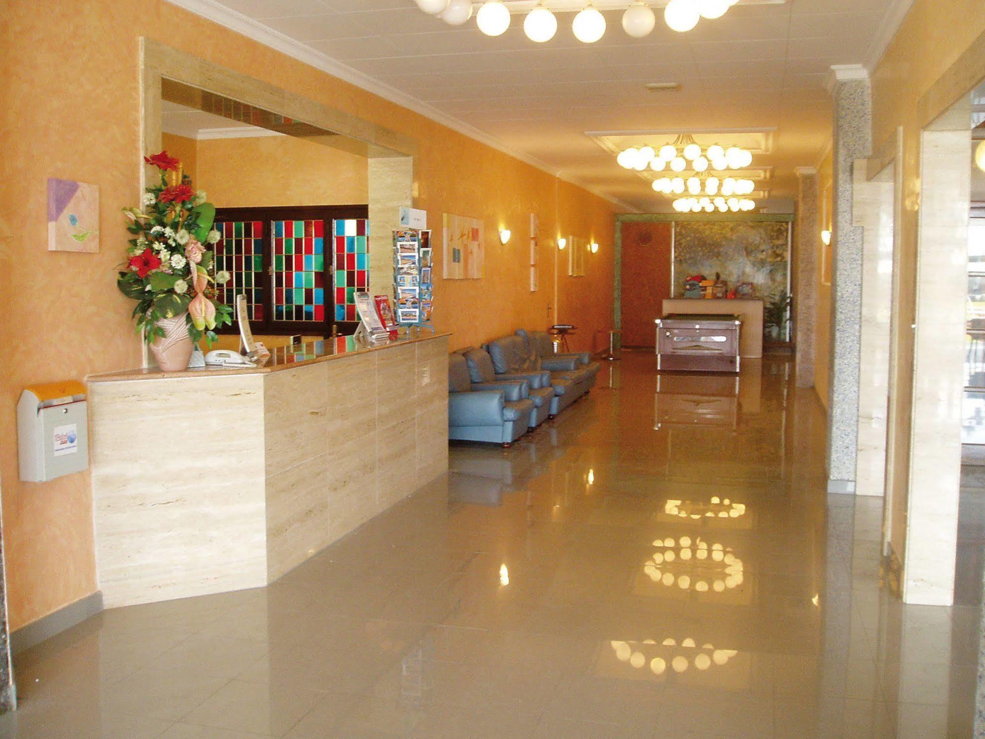 Hotel Fragata กาเลญา ภายนอก รูปภาพ
